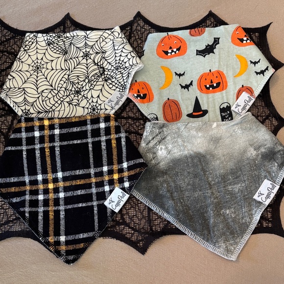 🎃Copper Pearl Halloween Themed Bandana Set - Picture 1 of 2